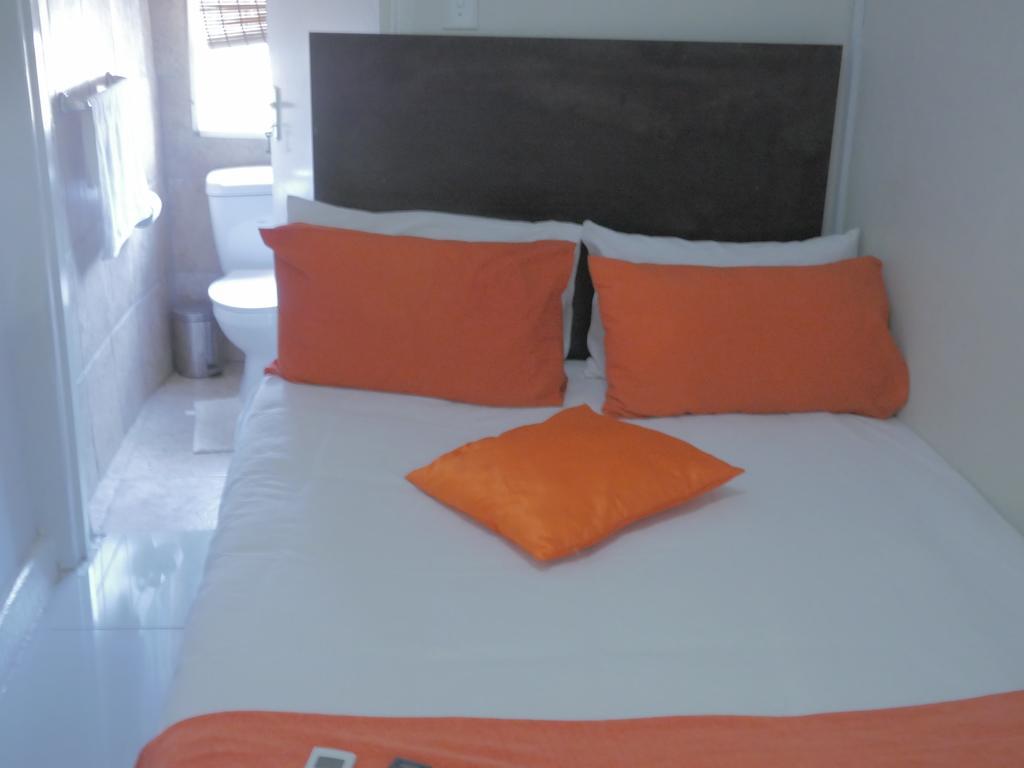 Valley Guest House Pretoria-Noord エクステリア 写真