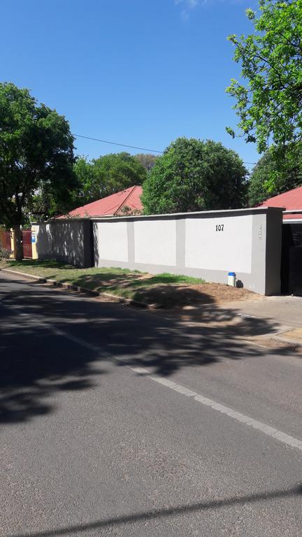 Valley Guest House Pretoria-Noord エクステリア 写真