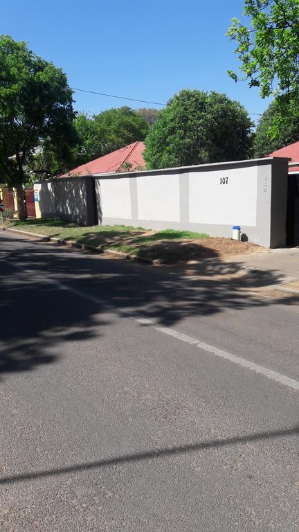 Valley Guest House Pretoria-Noord エクステリア 写真