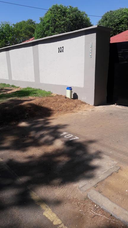 Valley Guest House Pretoria-Noord エクステリア 写真